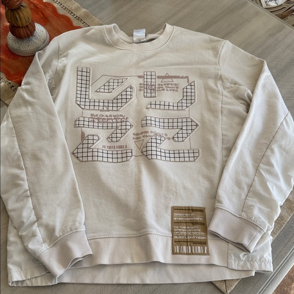 DISNEY PARKS Star Command Buzz Lightyear Sweatshirt Off White Sweater Size LG - Picture 7 of 9